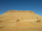 Der Hauptberg Djebel Tembaine.